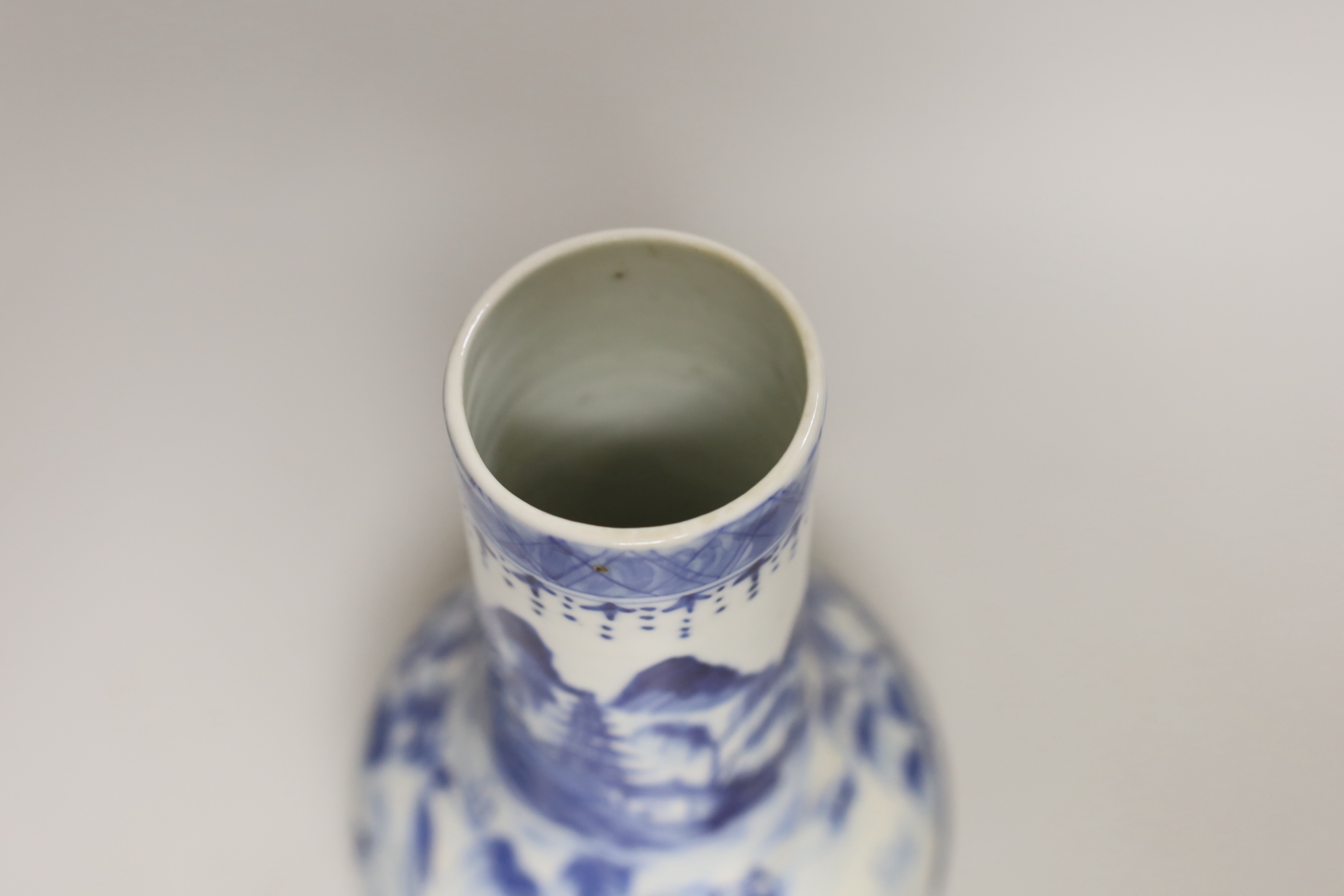 A Chinese blue and white baluster vase, 25cm high (a.f.)